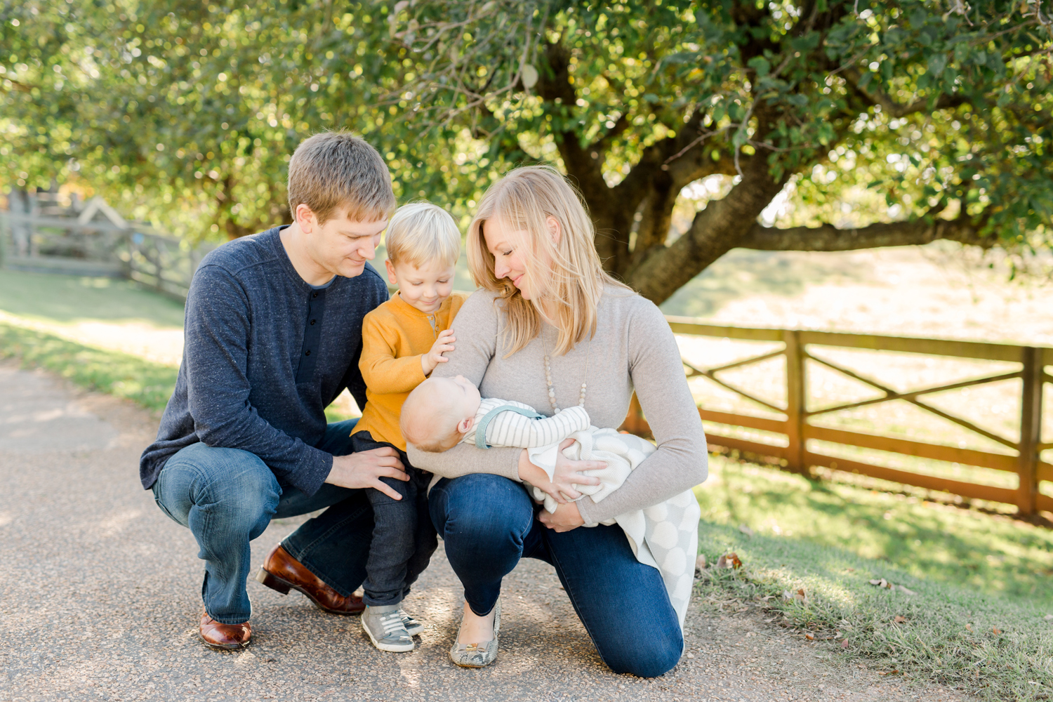 outdoor-family-portrait-charlottesville
